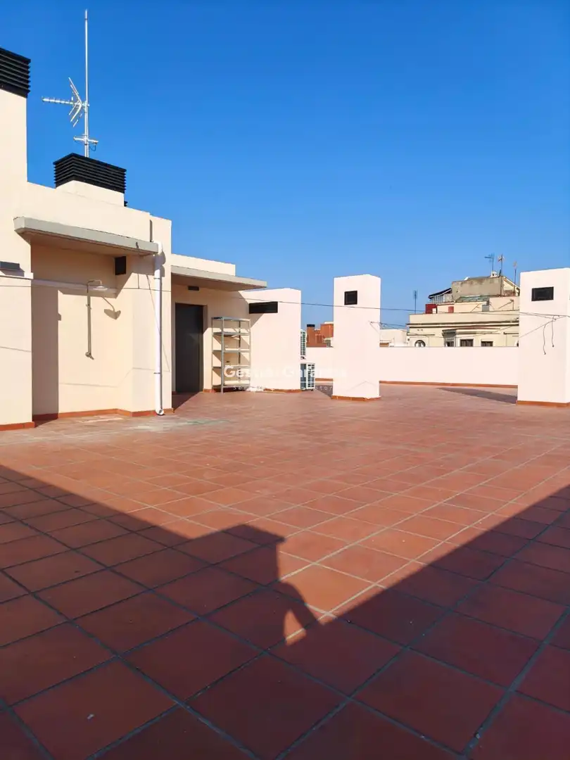 Terraza de Piso en venta en L'Hospitalet de Llobregat con Terraza y Amueblado