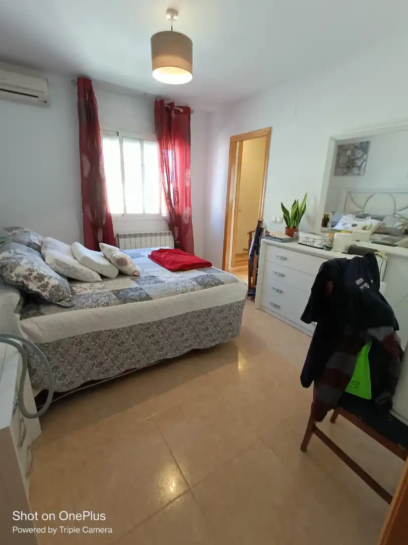 Habitación de Casa o chalet en venta en Burguillos de Toledo con Calefacción, Jardín privado y Amueblado