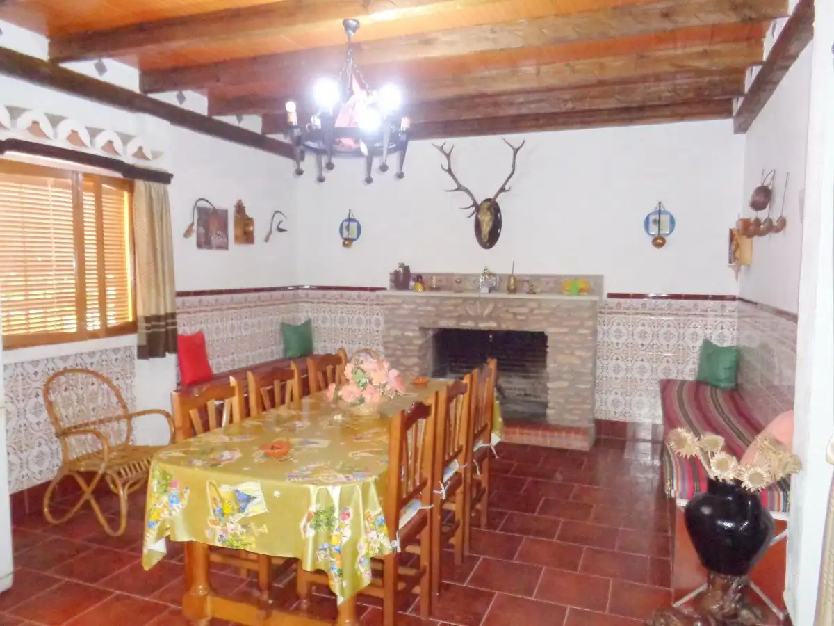 Chalet con piscina en venta en Valdepeñas, imagen 3