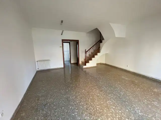 Maisonette zum Verkauf in Badalona mit Klimaanlage, Heizung und Balkon