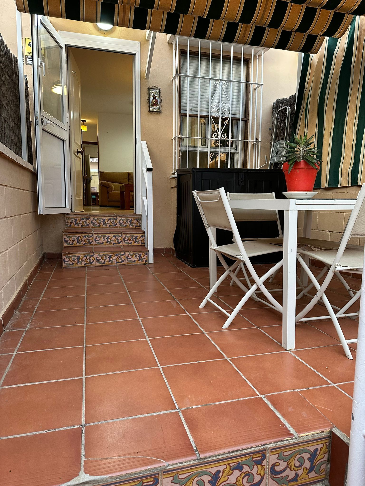 Terrace of Single-family semi-detached to rent in Algeciras  with Furnished