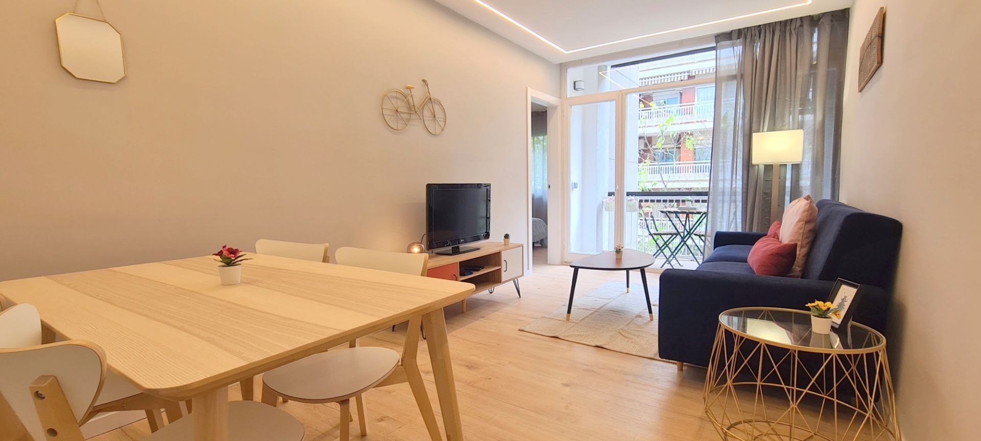 Living room of Flat to rent in  Barcelona Capital  with Air Conditioner, Heating and Parquet flooring