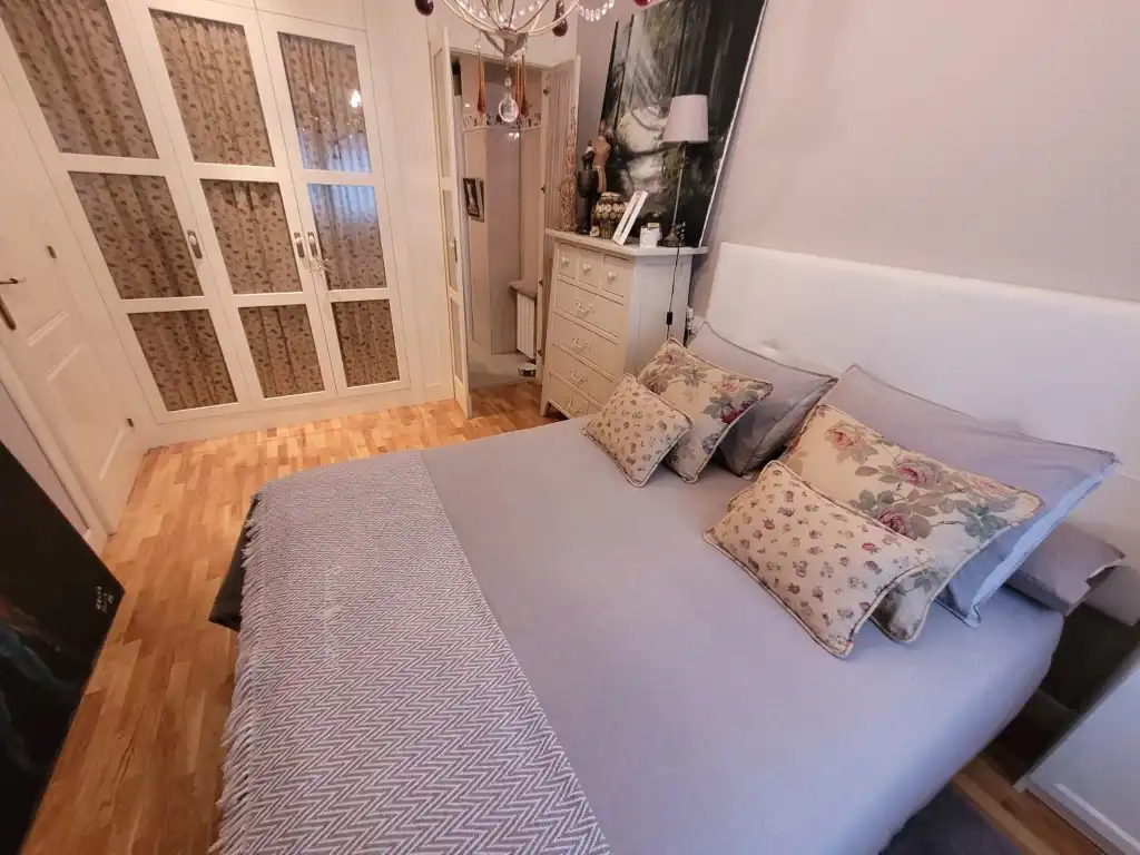 Habitación de Piso en venta en Avilés con Amueblado