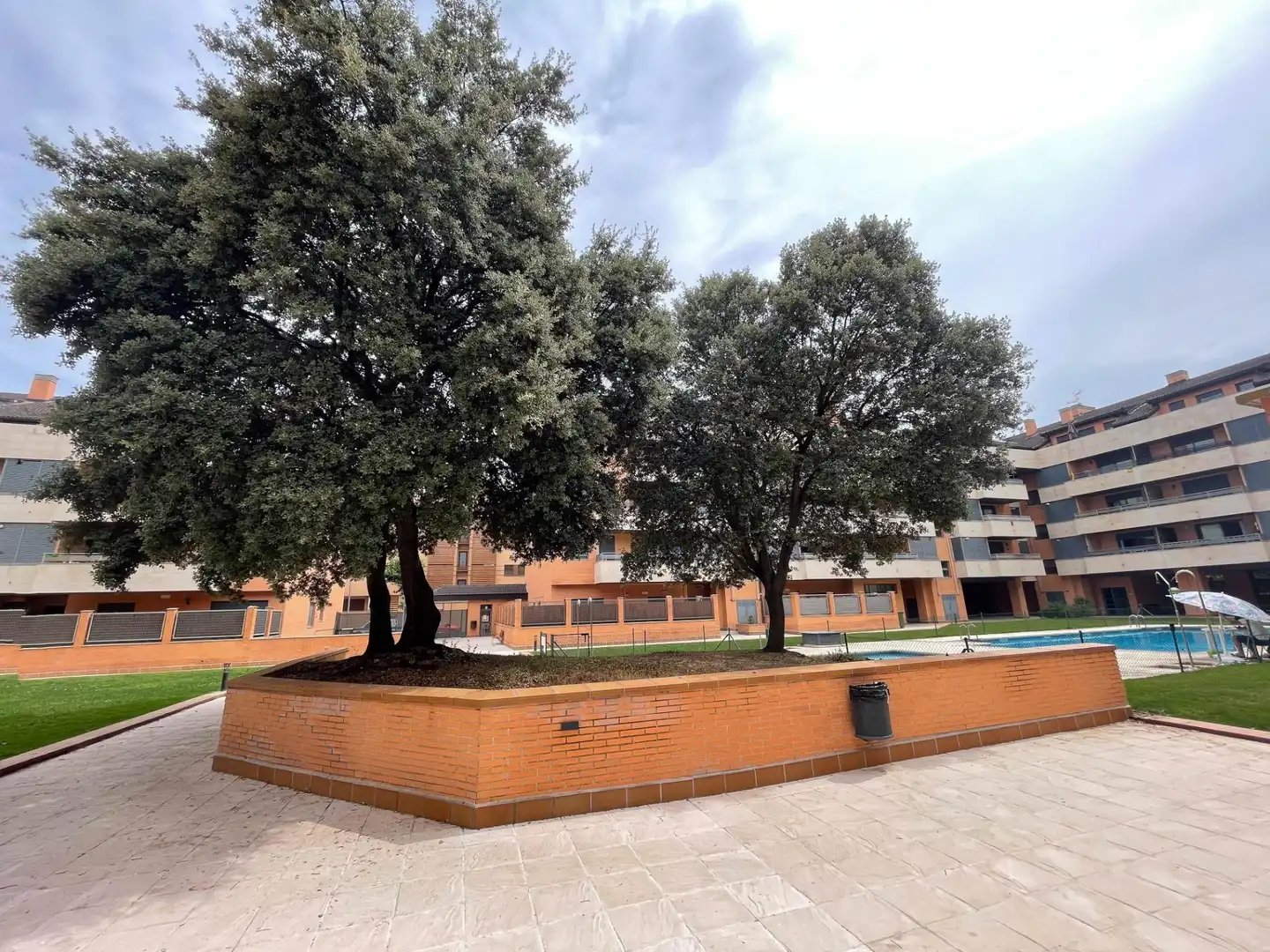 Vista exterior de Piso en venta en Yebes con Aire acondicionado, Calefacción y Jardín privado