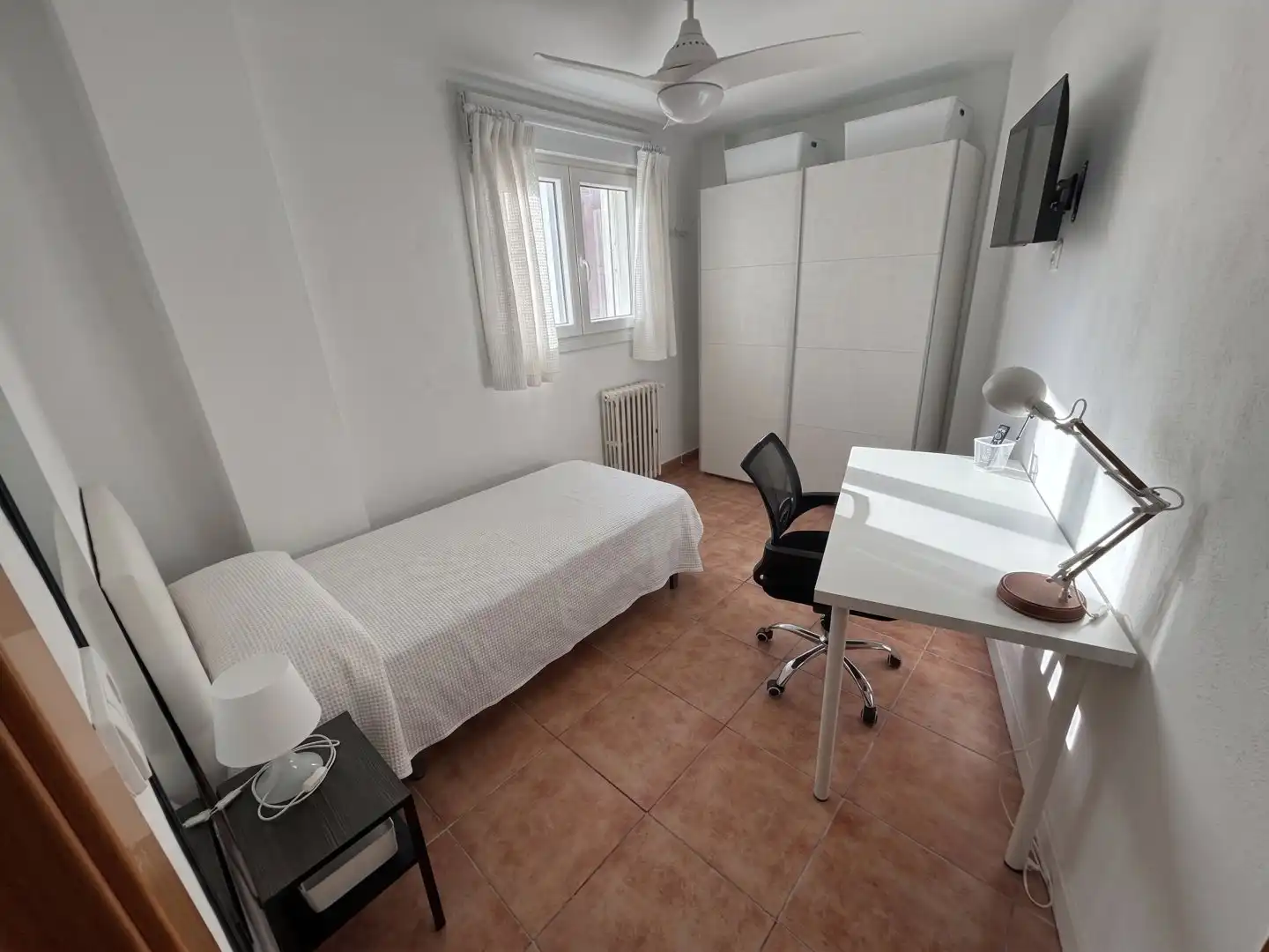 Schlafzimmer von Wohnung zur Miete in Valladolid mit Heizung, Terrasse und Möbliert