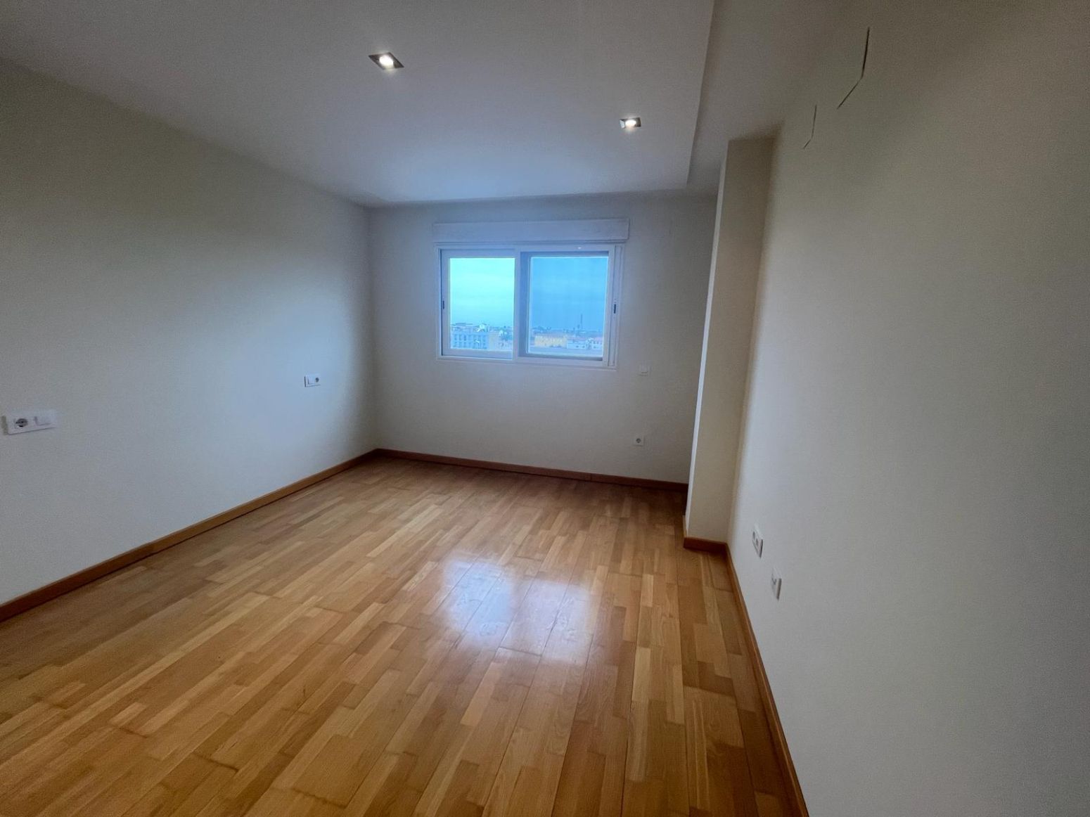 Bedroom of Flat to rent in Alboraya  with Air Conditioner, Heating and Parquet flooring
