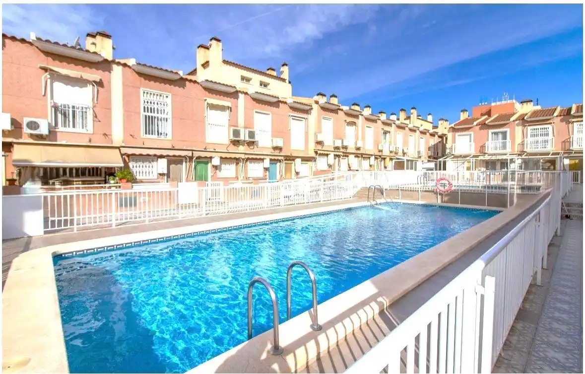 Schwimmbecken von Maisonette zum Verkauf in Santa Pola mit Klimaanlage, Heizung und Privatgarten