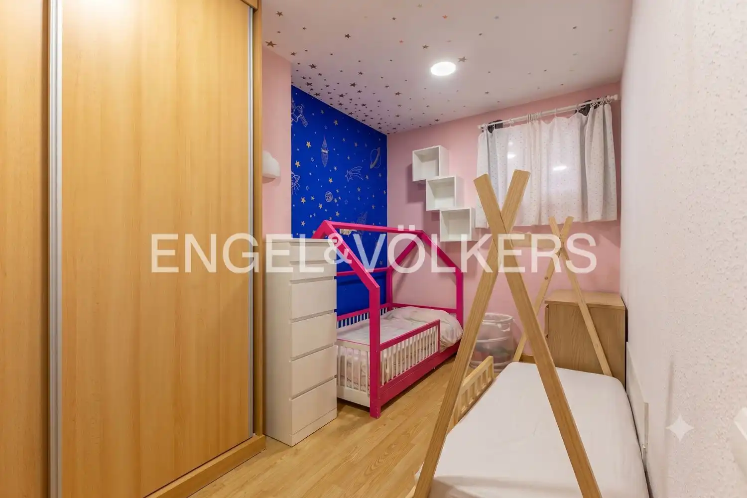 Bedroom of Flat for sale in Valencia  with Air Conditioner, Heating and Parquet flooring