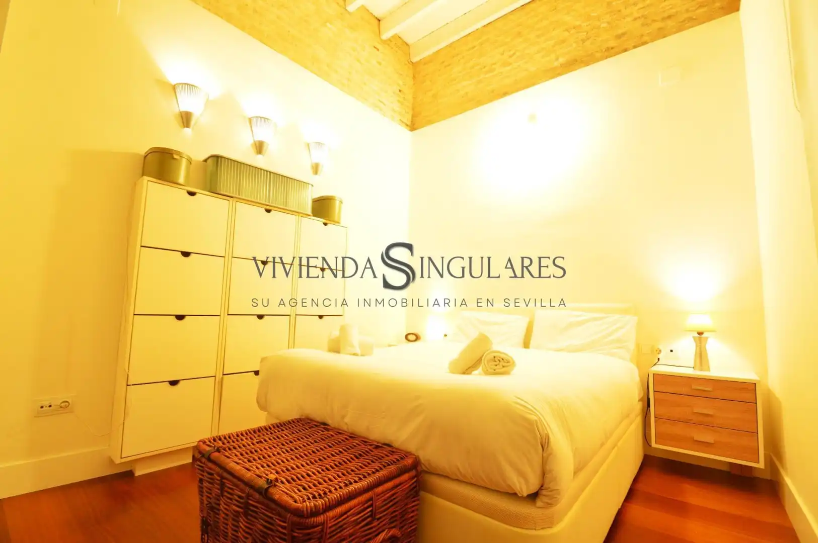 Dormitori de Apartament en venda en Sevilla amb Aire condicionat i Moblat