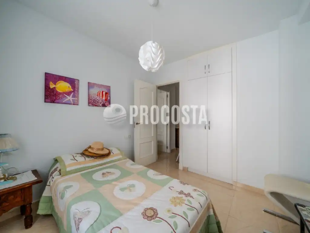 Habitación de Piso en venta en Almuñécar con Terraza y Internet