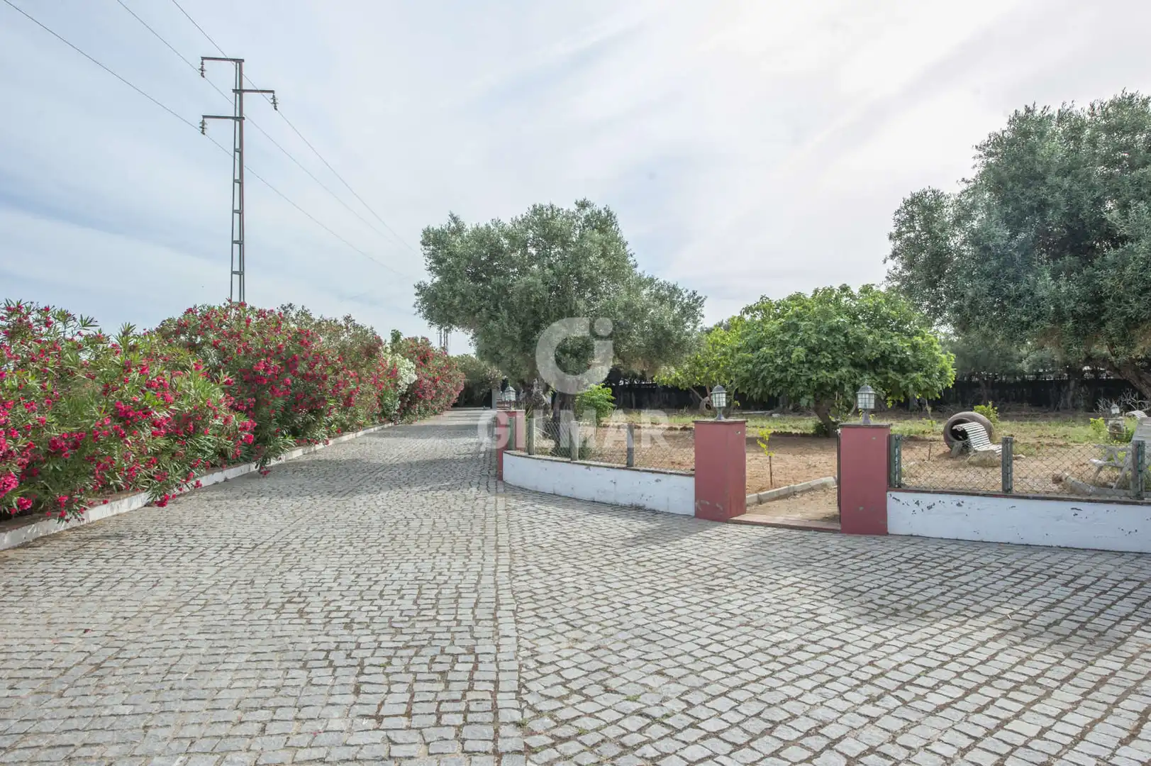 Exterior view of Houses for sale in Alcalá de Guadaira  with Heating, Swimming Pool and Furnished