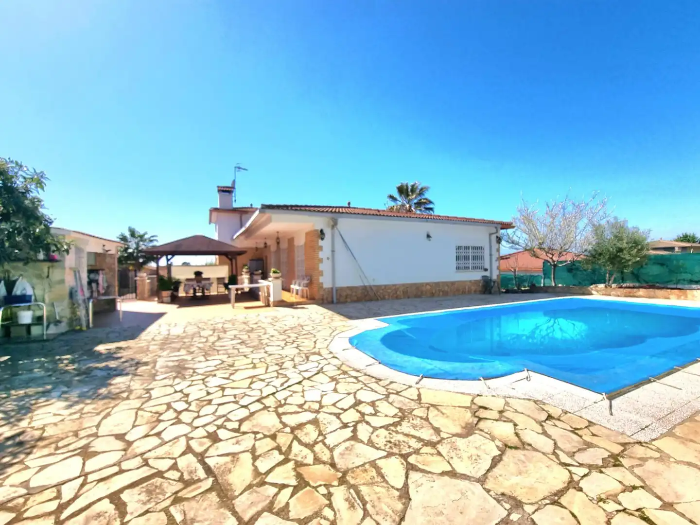 Vista exterior de Casa o xalet en venda en Lloret de Mar amb Calefacció, Jardí privat i Terrassa