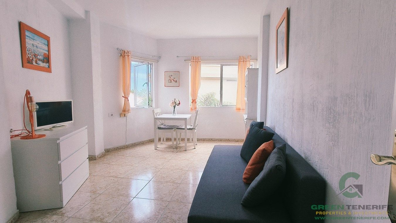 Sala d'estar de Estudi en venda en Puerto de la Cruz amb Moblat
