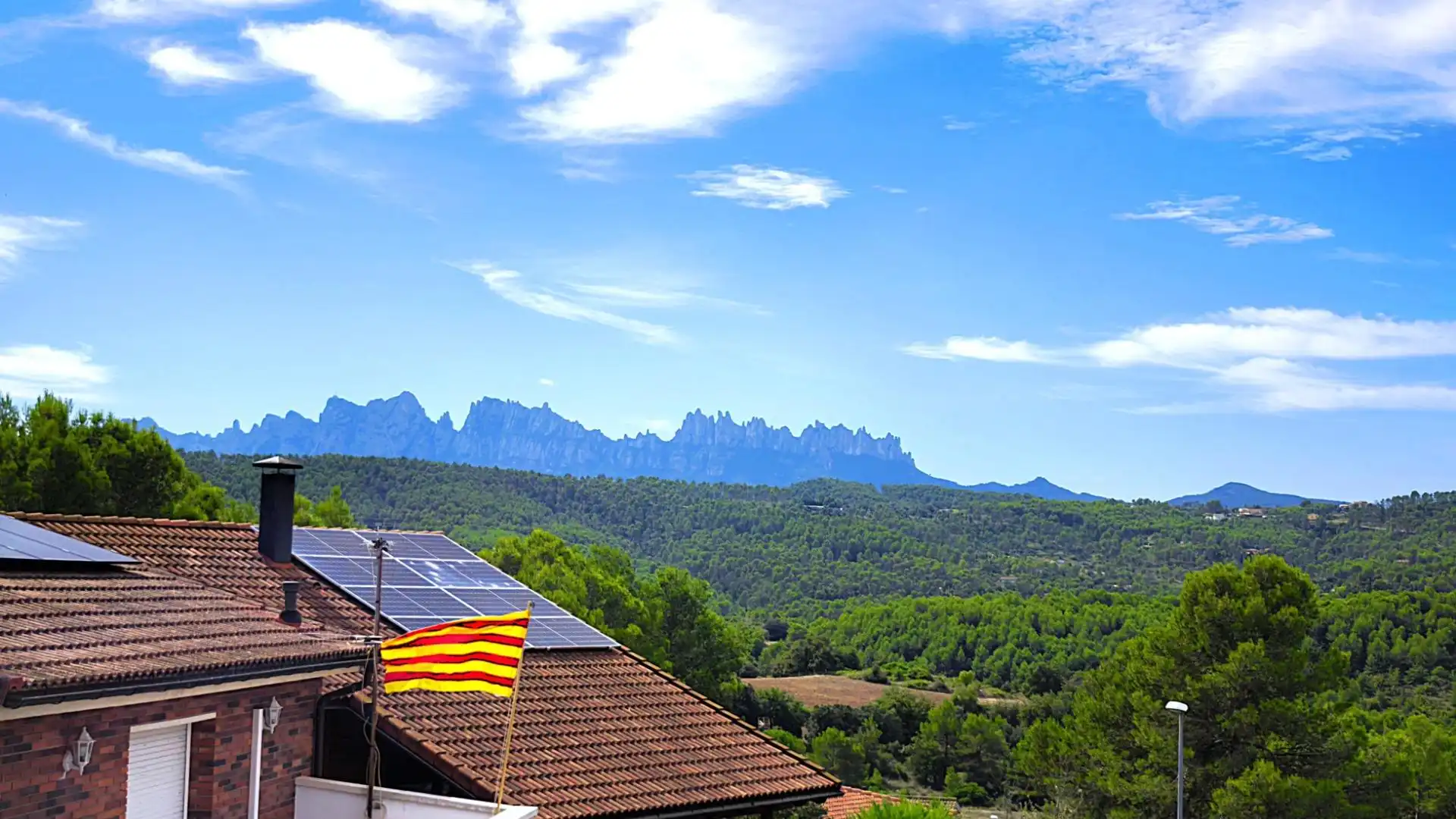 Außenansicht von Haus oder Chalet zum Verkauf in Sant Salvador de Guardiola mit Privatgarten, Terrasse und Schwimmbad