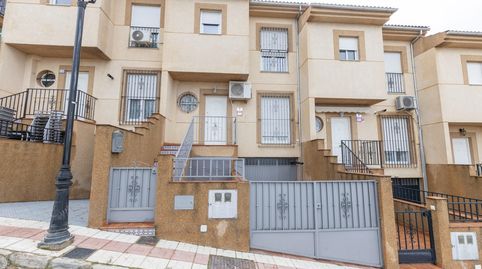 Foto 2 de Casa adosada en venta en Calle de las Eras Altas, 21, Güevéjar, Granada