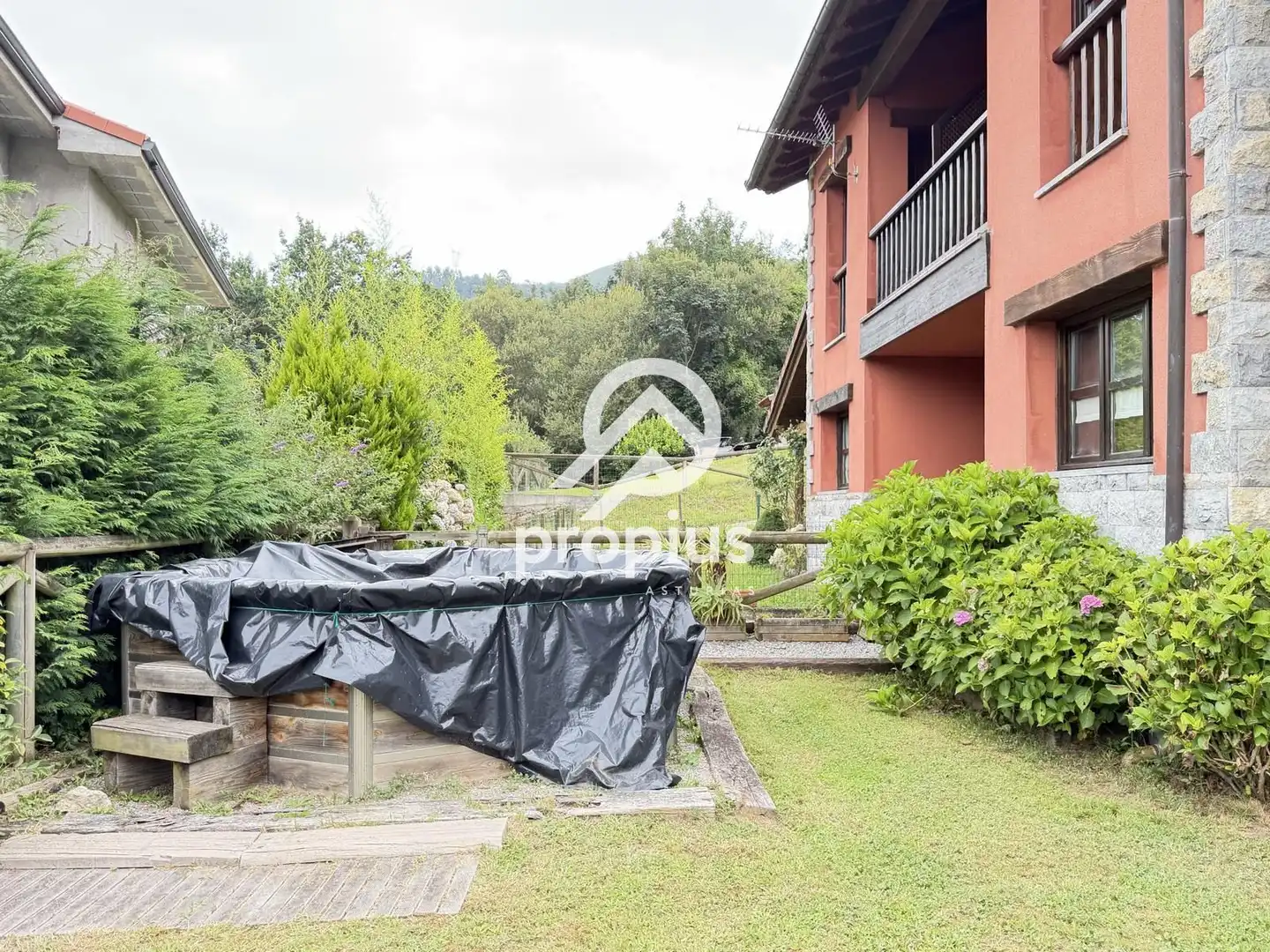 Casa adosada en venda en Cangas de Onís amb Calefacció, Jardí privat i Terrassa