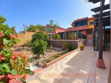 Villa mit Garten zum Verkauf in TF-28