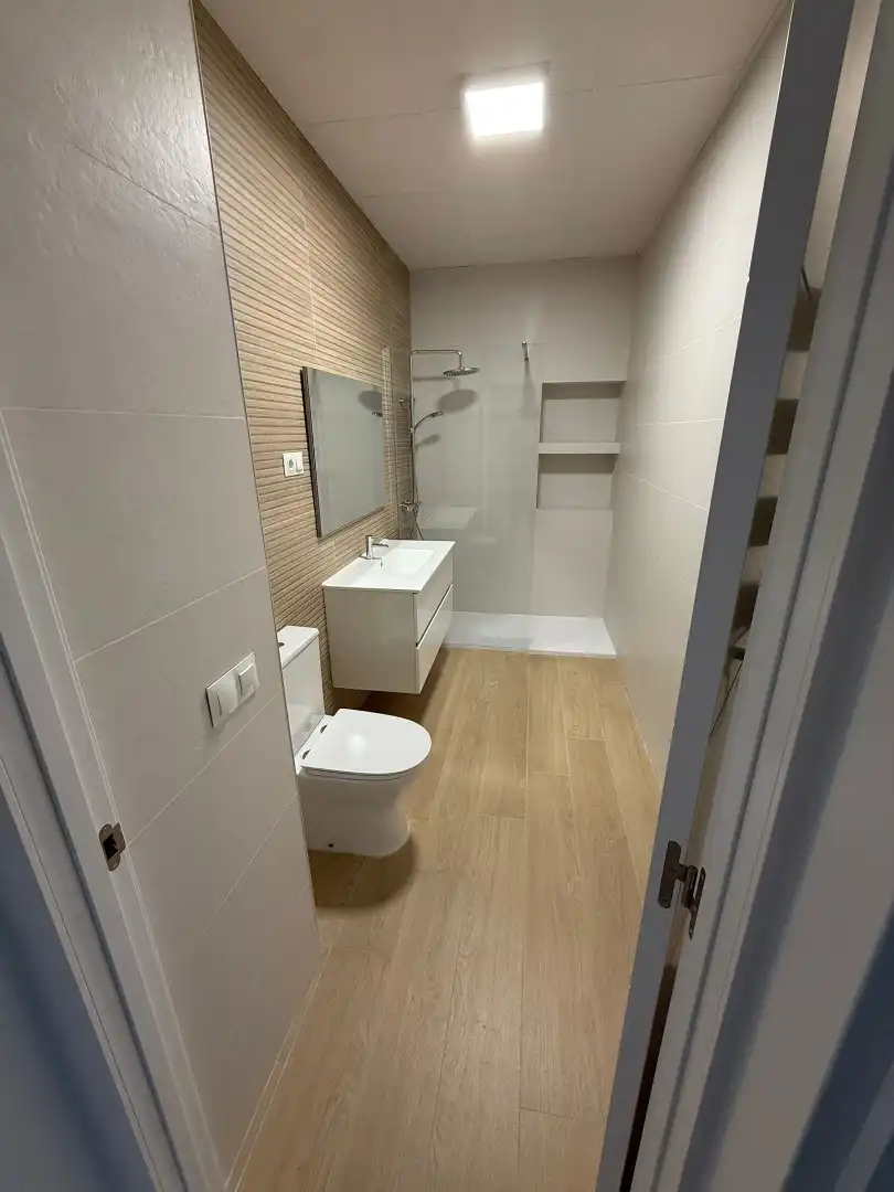 Baño de Piso de alquiler en Málaga con Aire acondicionado, Amueblado y Horno