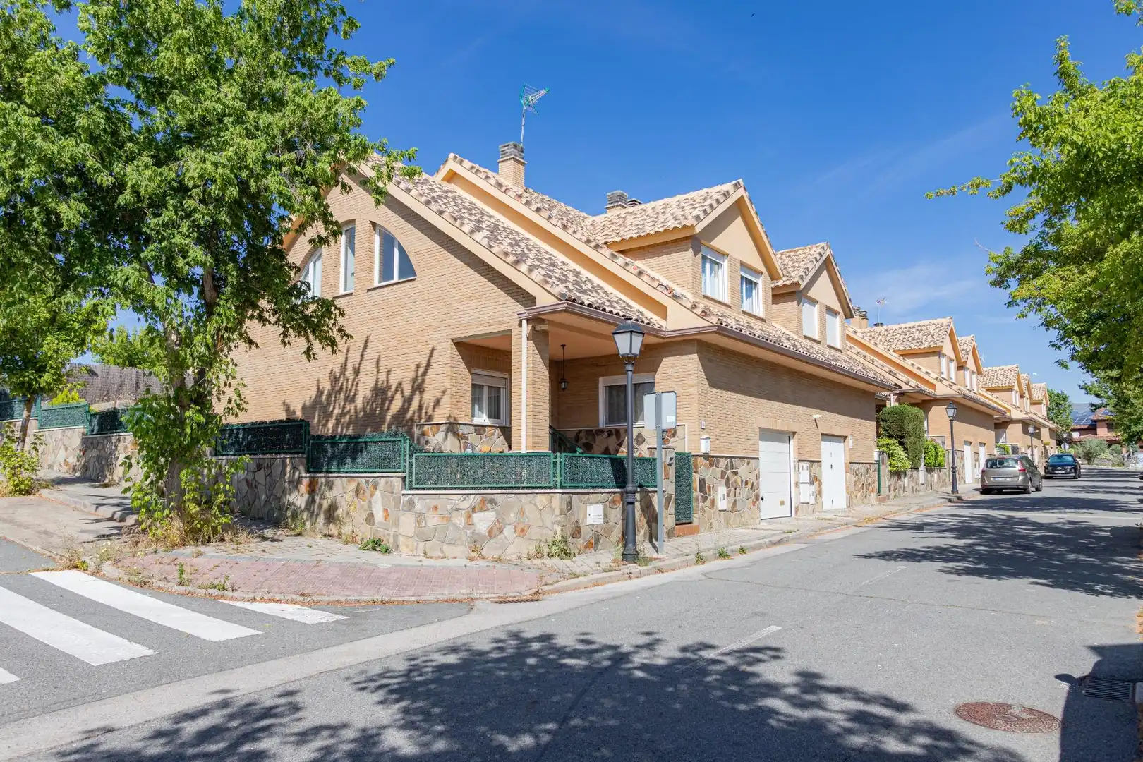 Exterior view of Houses for sale in Guadalix de la Sierra  with Heating, Private garden and Terrace