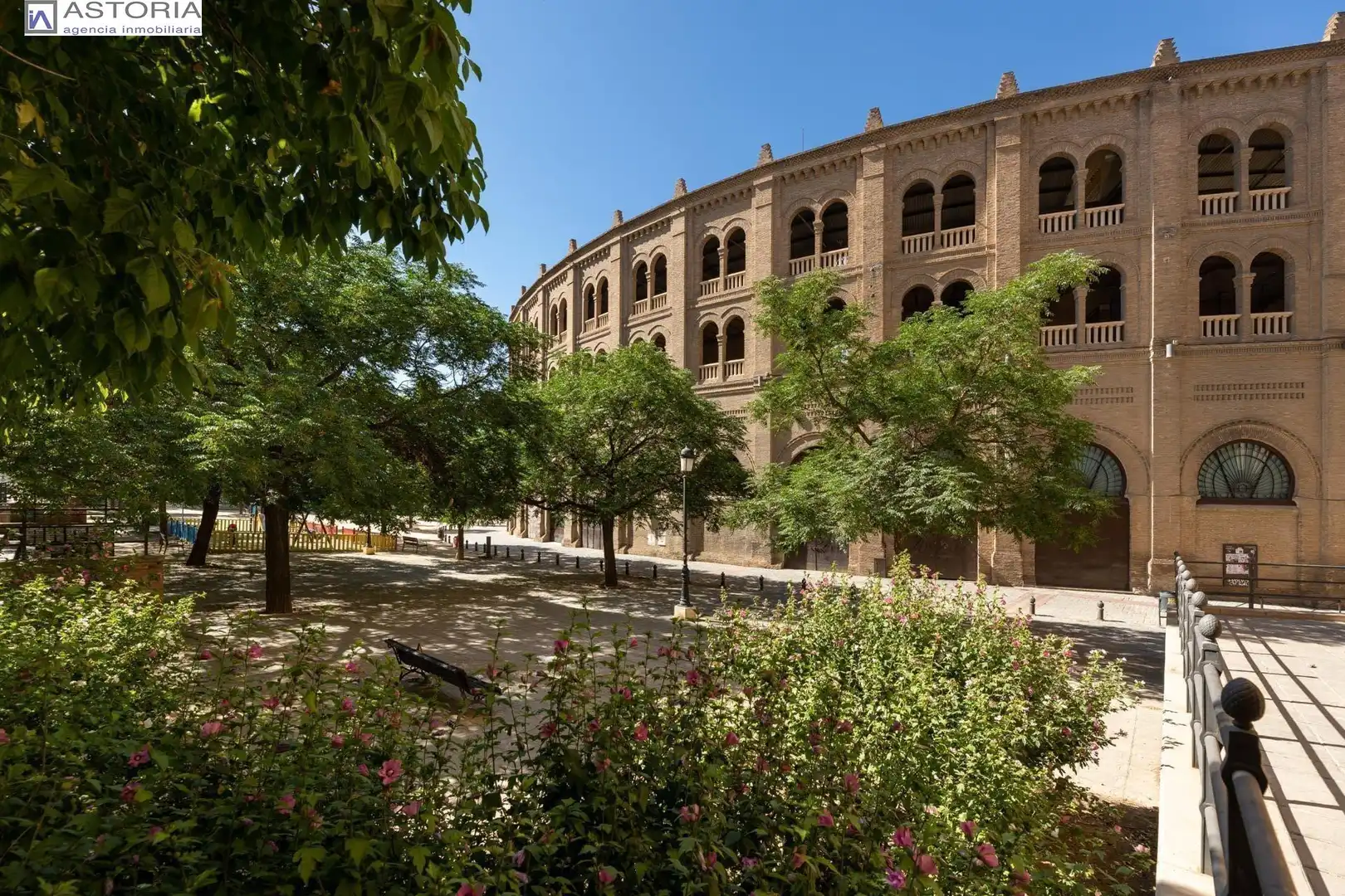 Exterior view of Flat for rent in Granada  with Furnished