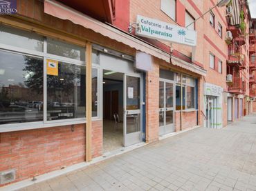 Local comercial en venda a Plaza de Poeta Garcilaso de la Vega 6