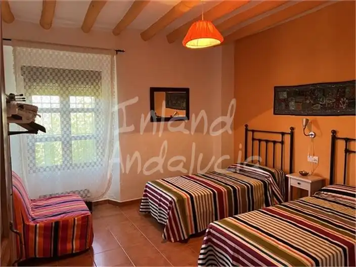 Schlafzimmer von Country house zum Verkauf in Cabra mit Abstellraum, Schwimmbad und Internet