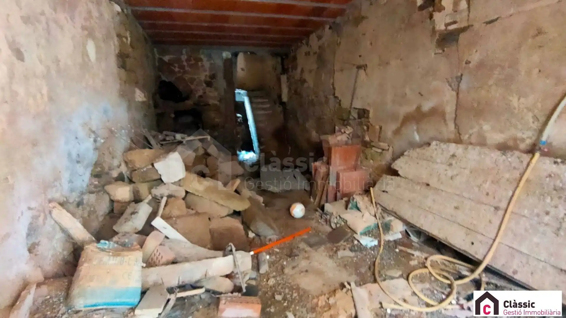Casa adosada en venda a Els Prats de Rei