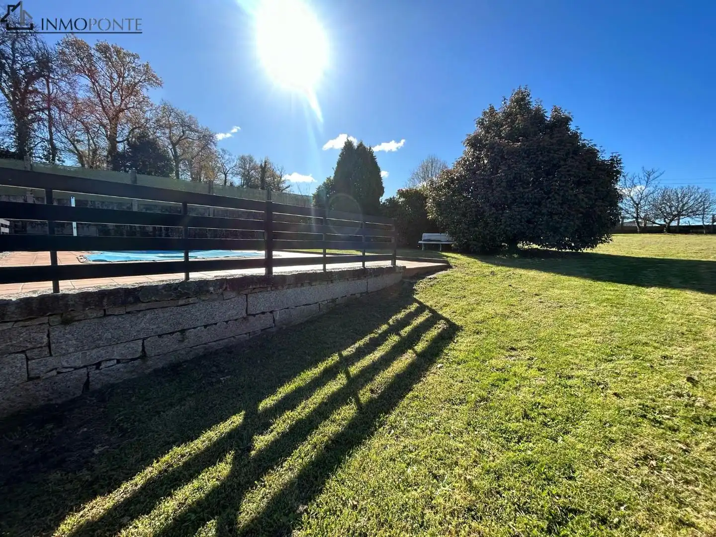 Piscina de Casa o xalet en venda en Pontevedra Capital  amb Calefacció, Jardí privat i Terrassa