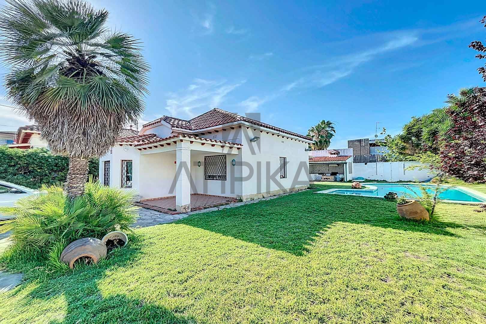 Vista exterior de Casa o chalet en venta en Castelldefels con Aire acondicionado, Parquet y Trastero
