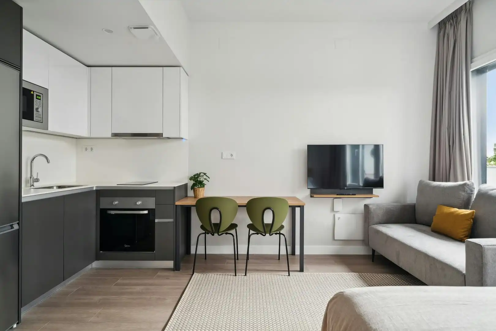 Wohnzimmer von Wohnung zur Miete in Madrid mit Klimaanlage, Heizung und Privatgarten