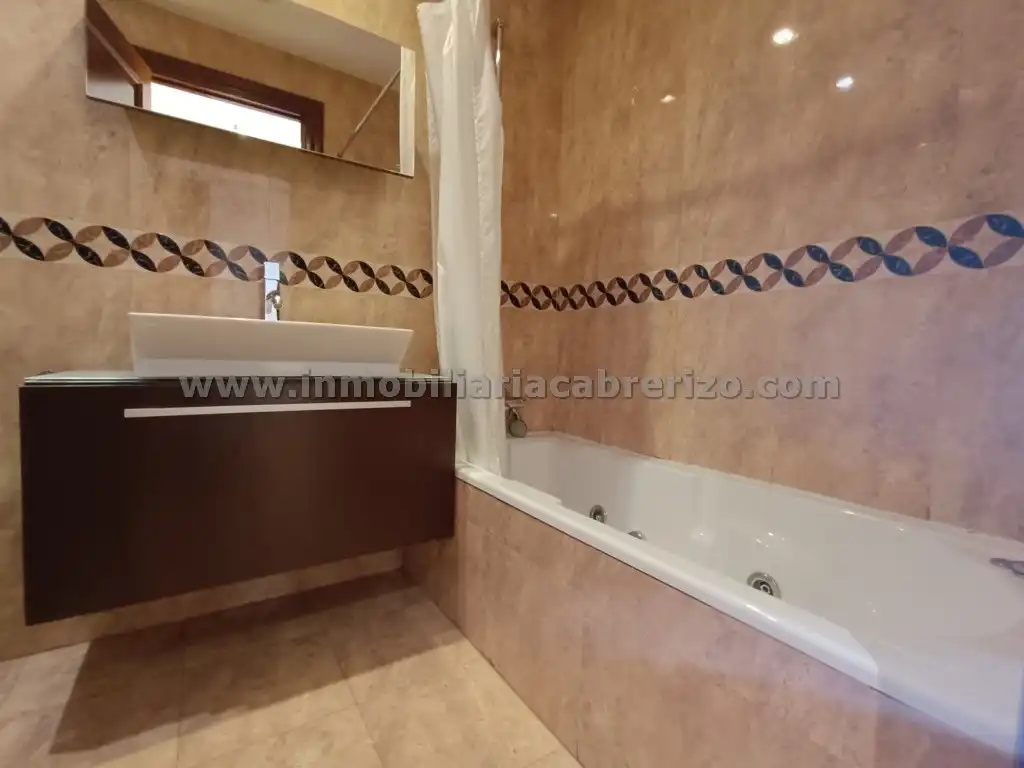 Flat for sale in Calle Rodrigo de Arriaga Mendo, Residencia