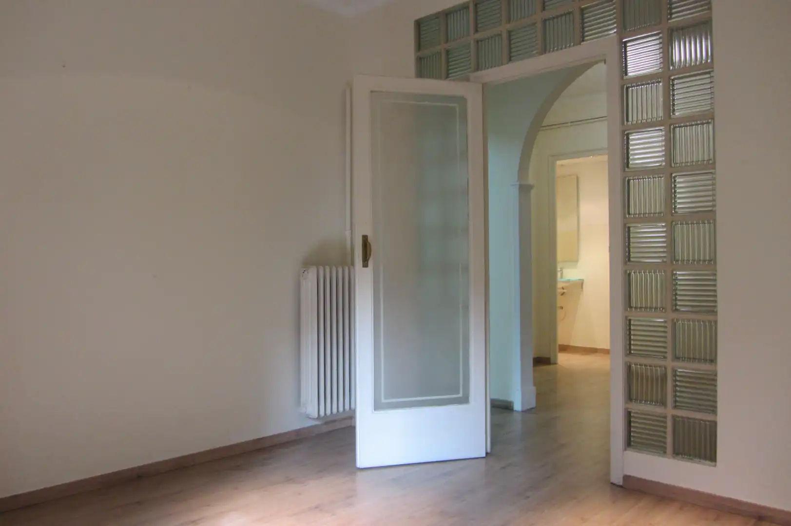 Office for rent in Girona  with Air Conditioner and Storage room