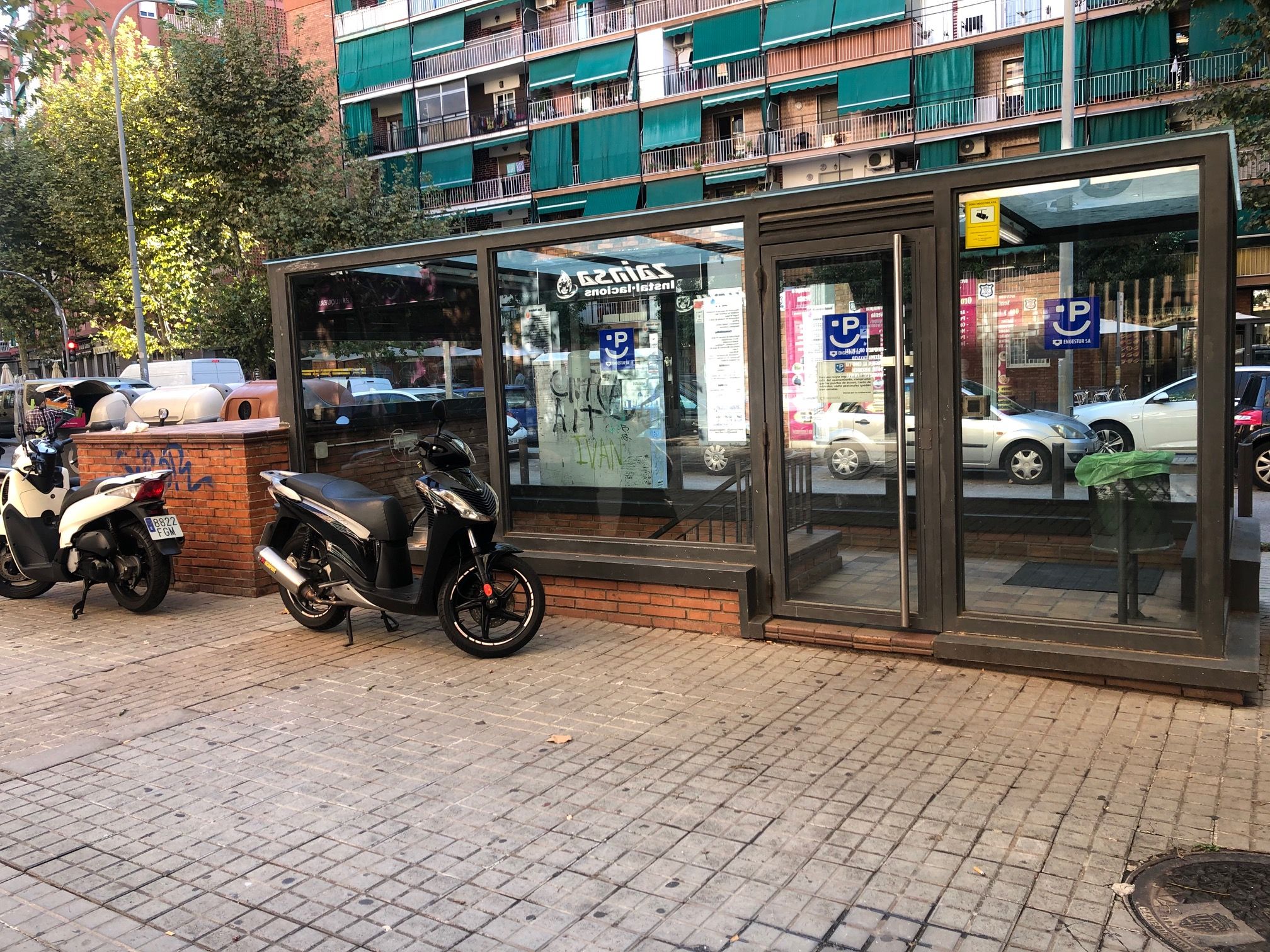 Garatge de lloguer a Avinguda del Marquès de Sant Mori, 96, Llefià, Artigues - Llefià