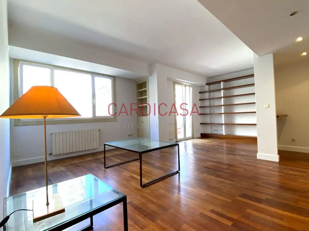 Sala de estar de Piso de alquiler en Vigo  con Calefacción, Parquet y Balcón