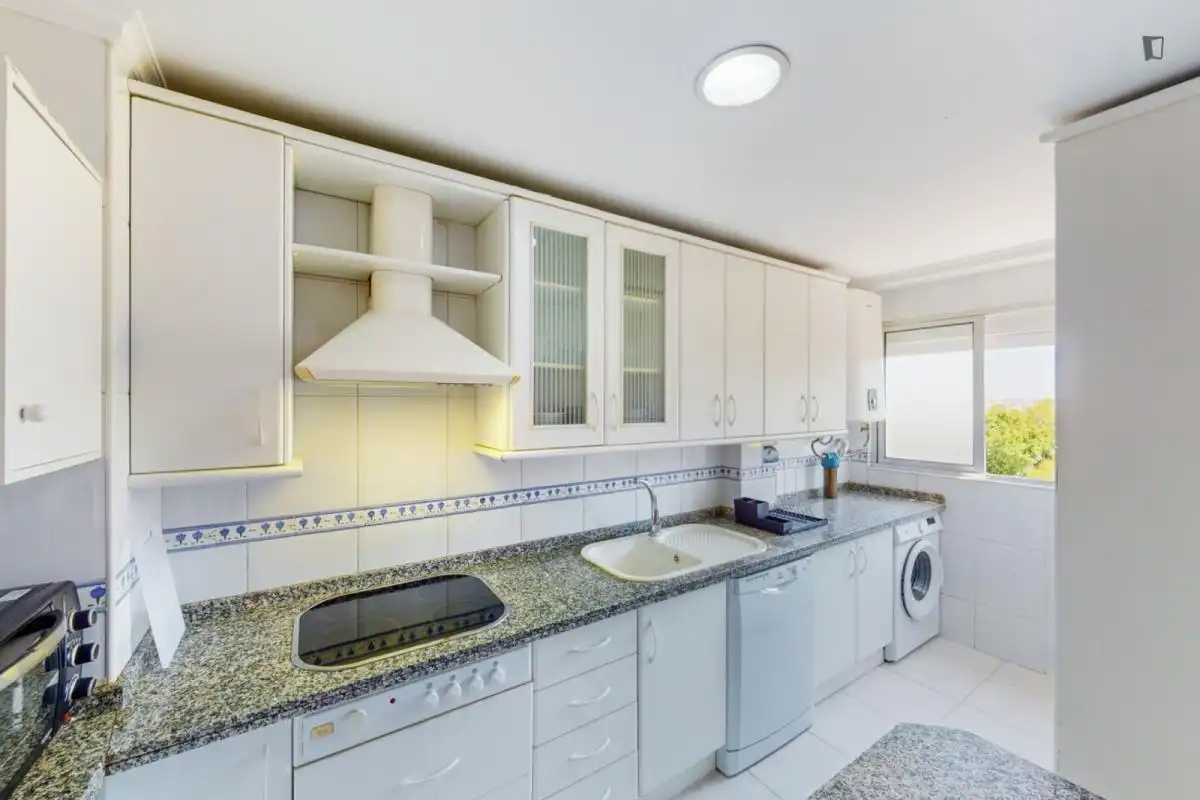 Cocina de Apartamento para compartir en Jerez de la Frontera con Amueblado, Lavadora y Microondas