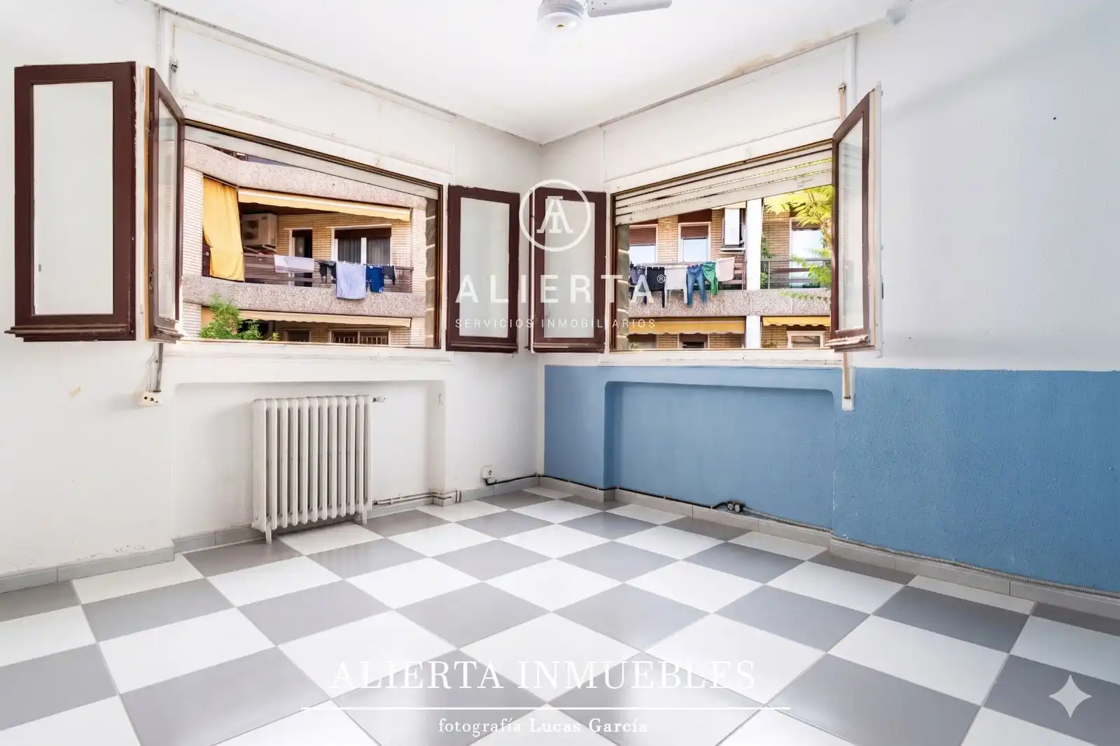 Vista exterior de Casa o chalet en venta en Zaragoza con Calefacción y Terraza