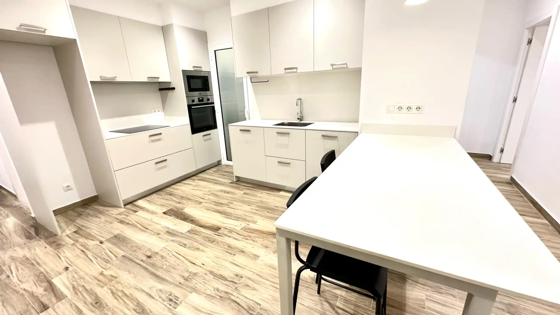 Cocina de Planta baja en venta en Barcelona con Aire acondicionado, Calefacción y Parquet