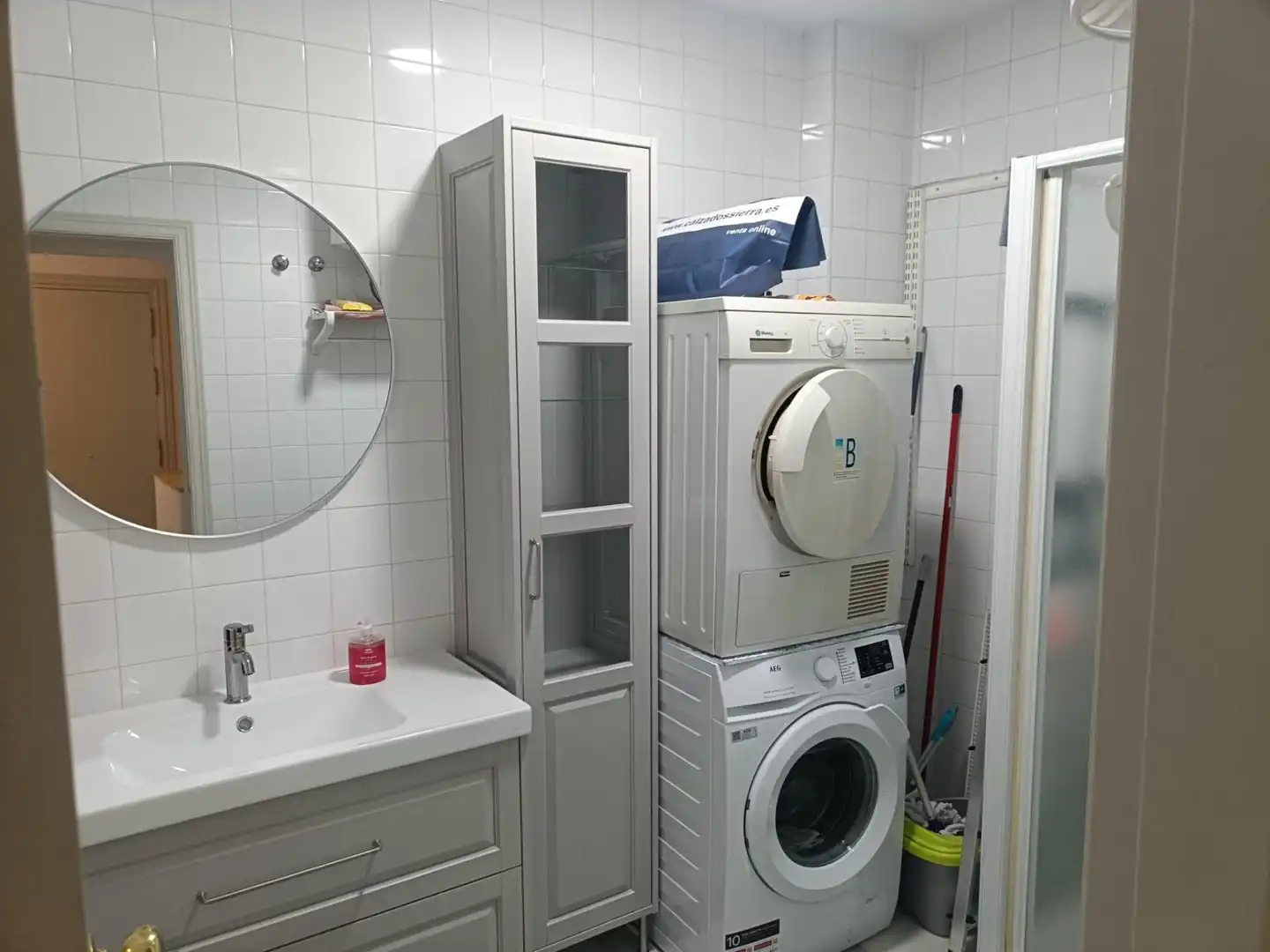 Baño de Piso de alquiler en Granada con Calefacción y Amueblado