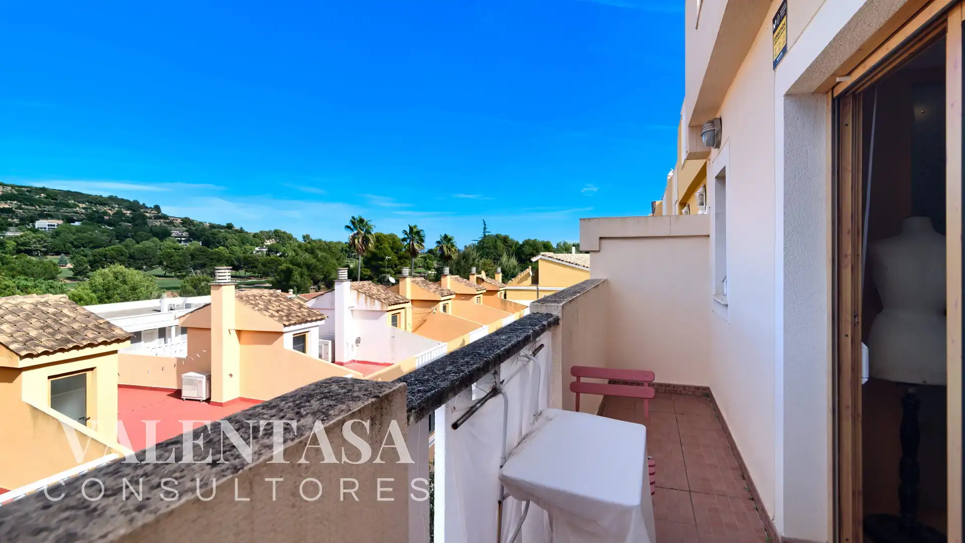 Exterior view of Detached homes for sale in Chiva  with Air Conditioner, Private garden and Terrace