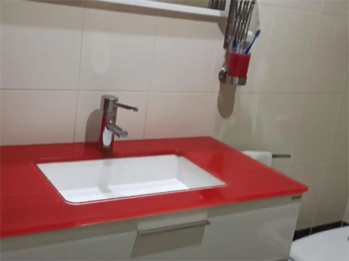 Bany de Pis en venda en Linares amb Aire condicionat