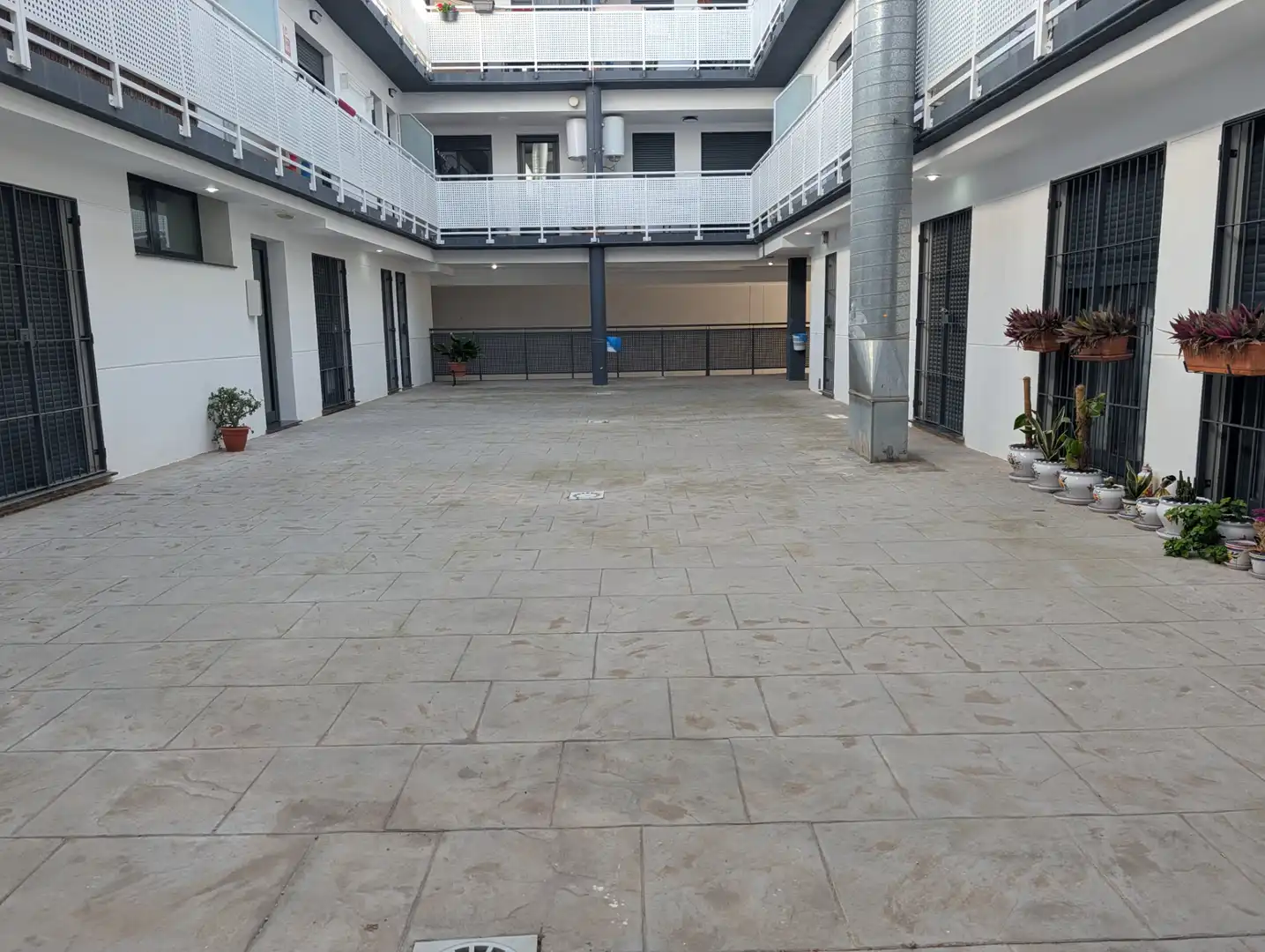Außenansicht von Wohnung zum Verkauf in Gilet mit Terrasse und Ofen