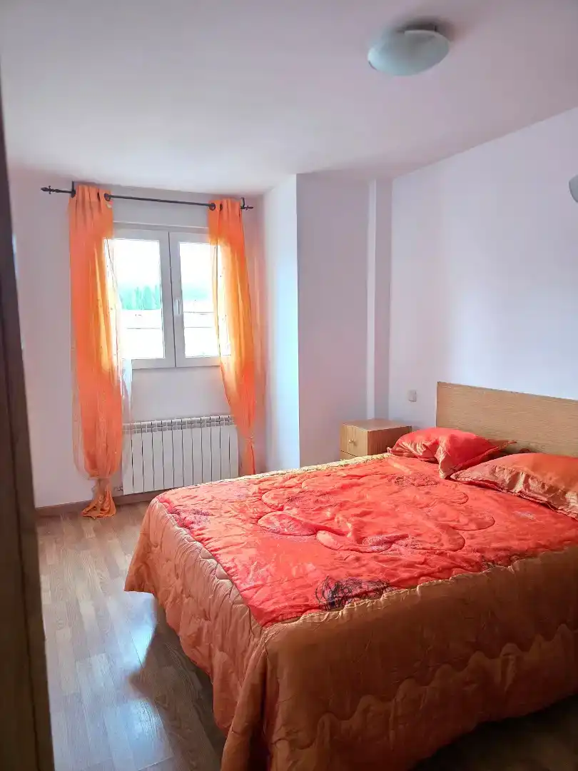 Habitación de Piso en venta en Las Navas del Marqués  con Parquet, Amueblado y Horno