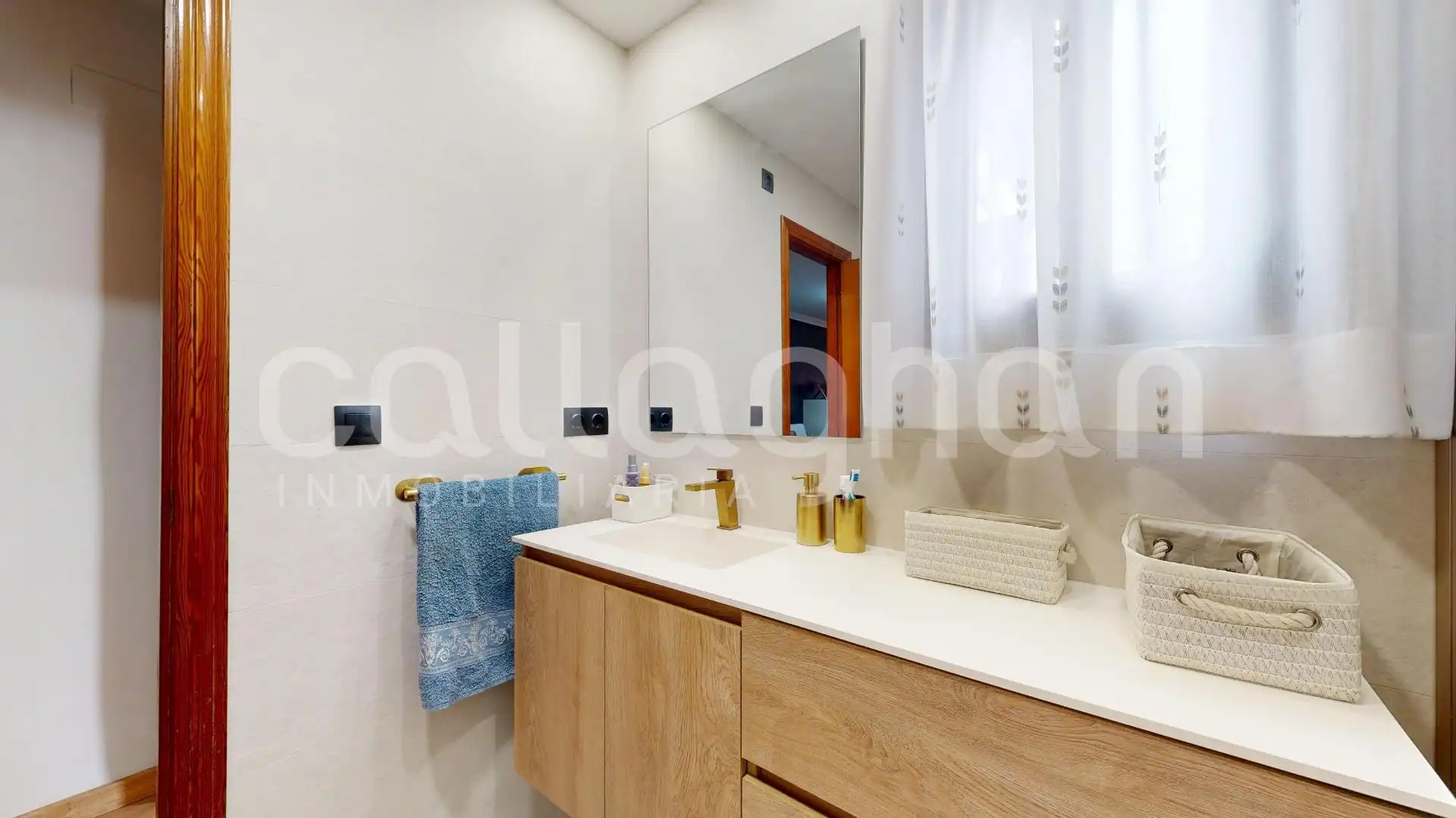 Baño de Casa adosada en venta en Benetússer con Aire acondicionado, Calefacción y Terraza