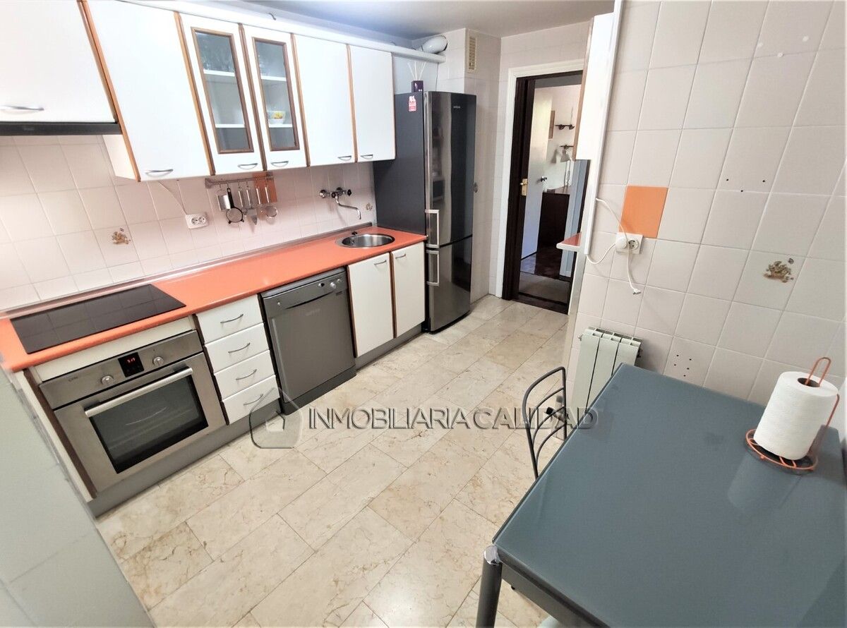 Cuina de Pis en venda en Burgos Capital amb Calefacció i Terrassa