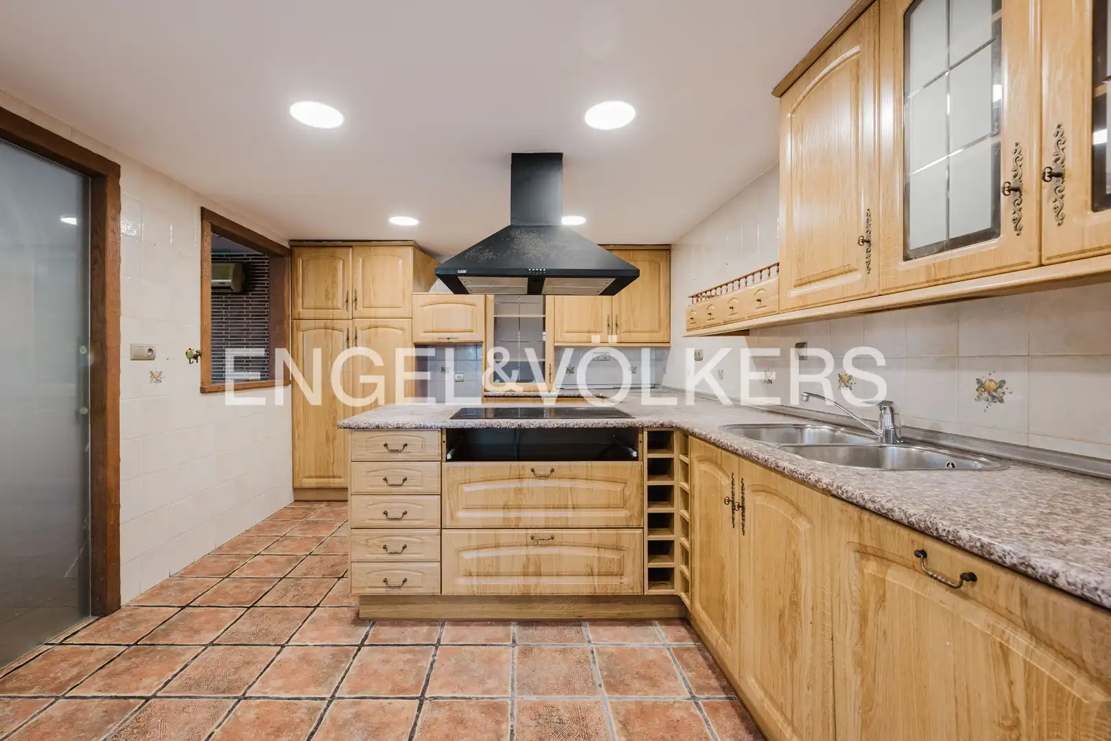 Cocina de Finca rústica en venta en Hendaye con Aire acondicionado, Calefacción y Jardín privado