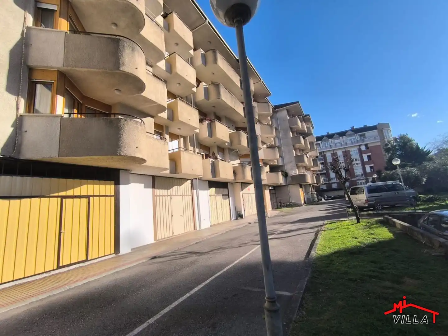 Außenansicht von Wohnung zum Verkauf in Colindres mit Heizung, Terrasse und Abstellraum