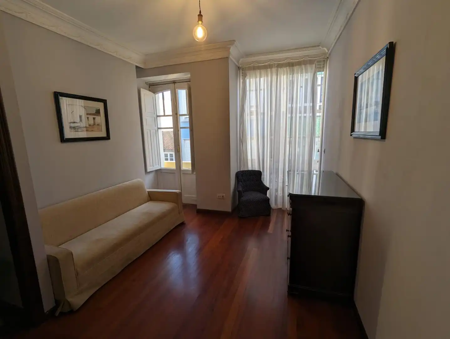 Living room of Flat for rent in Ferrol  with Heating, Parquet flooring and Furnished