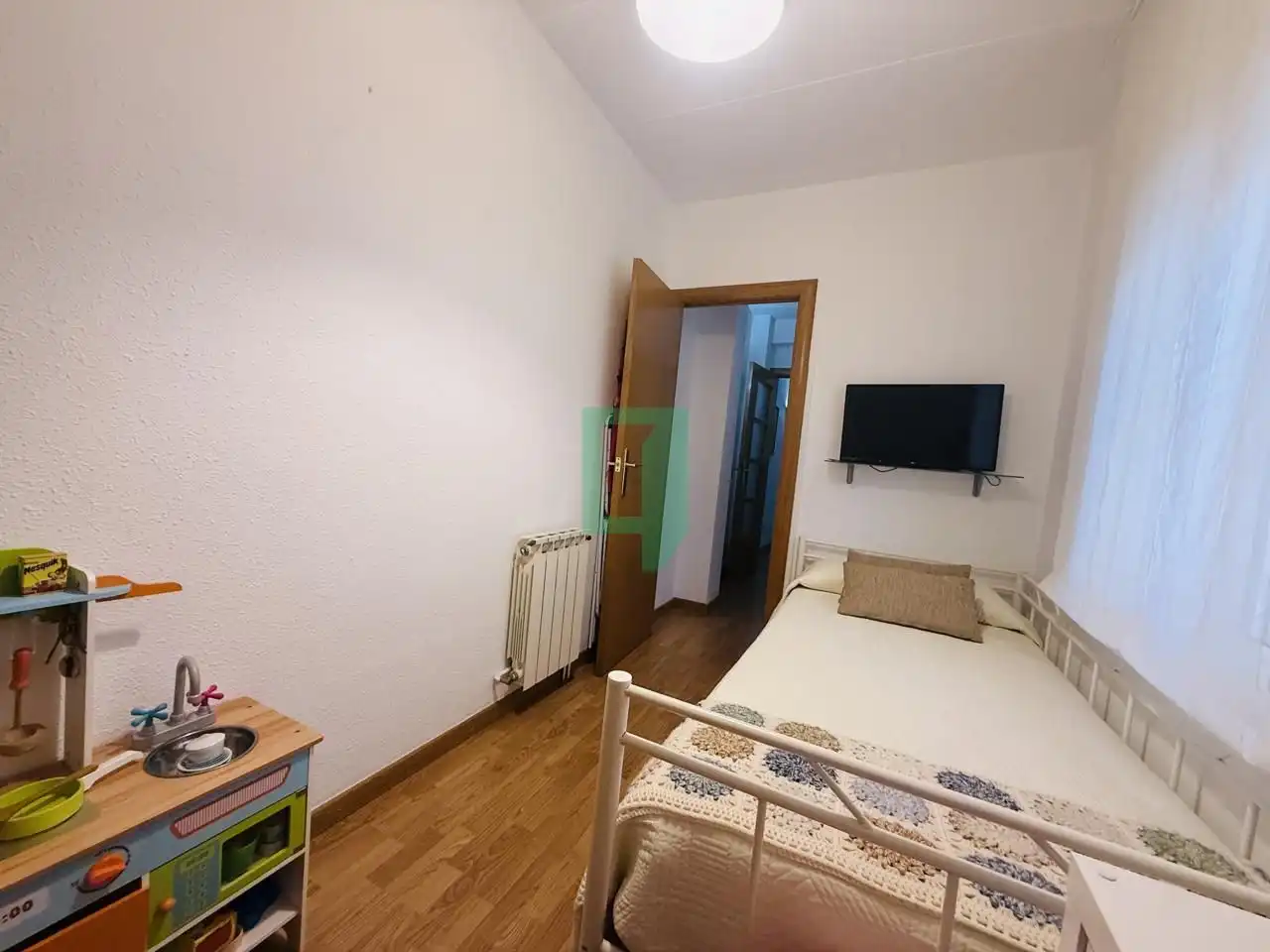 Dormitori de Casa o xalet en venda en Badalona amb Calefacció, Parquet i Balcó