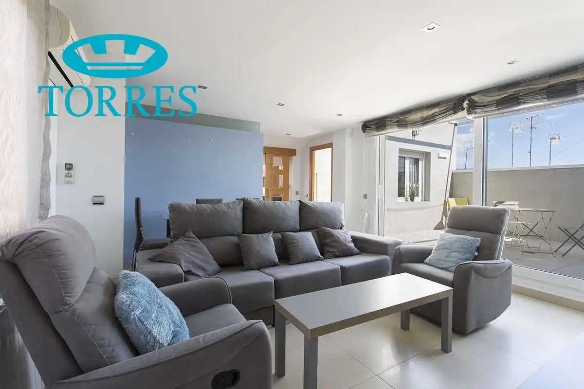 Wohnzimmer von Dachboden zur Miete in  Granada Capital mit Terrasse und Möbliert