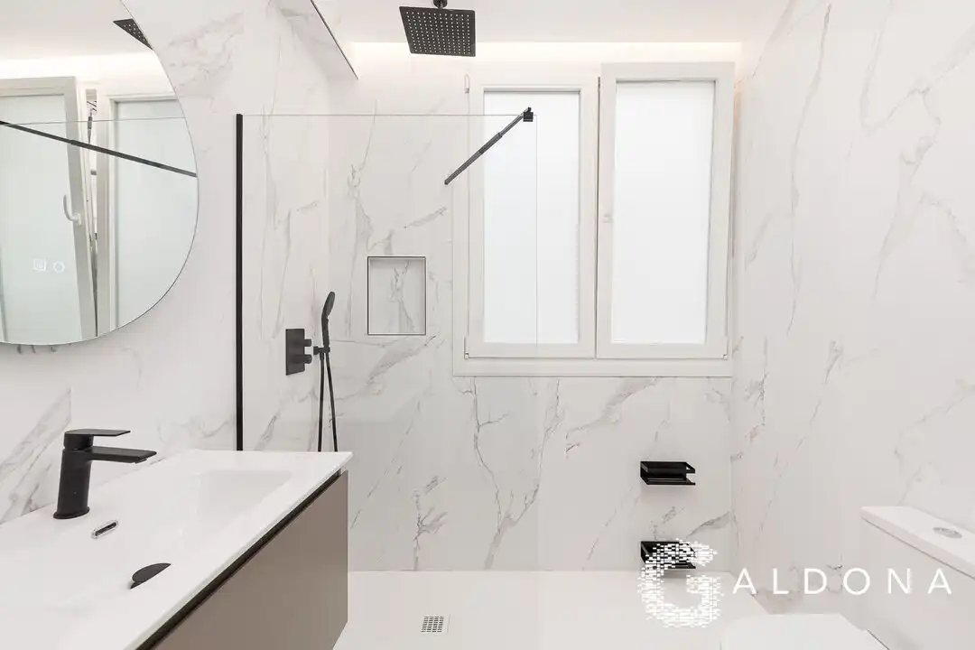 Bathroom of Flat for sale in Donostia - San Sebastián   with Heating